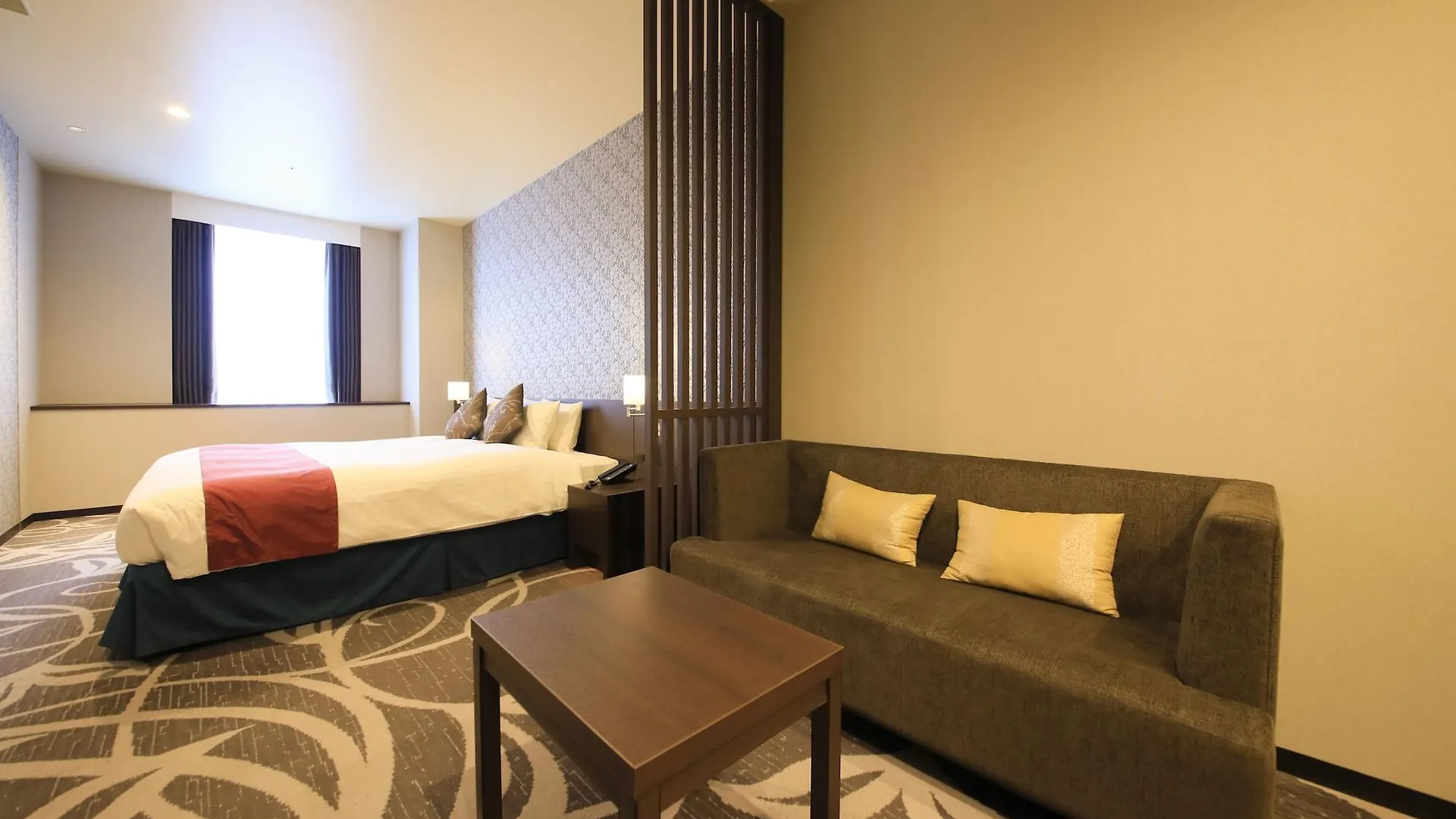 Quintessa Hotel Osaka Bay 4*,
