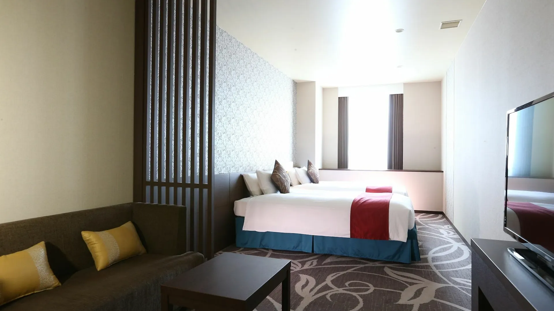 Quintessa Hotel Osaka Bay 4*,